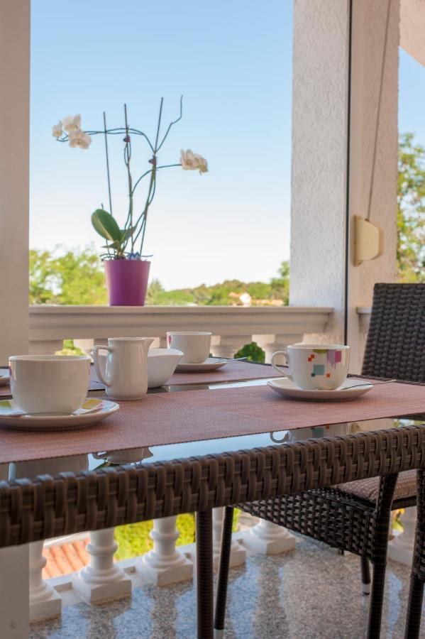 Apartments Somi Пореч Экстерьер фото