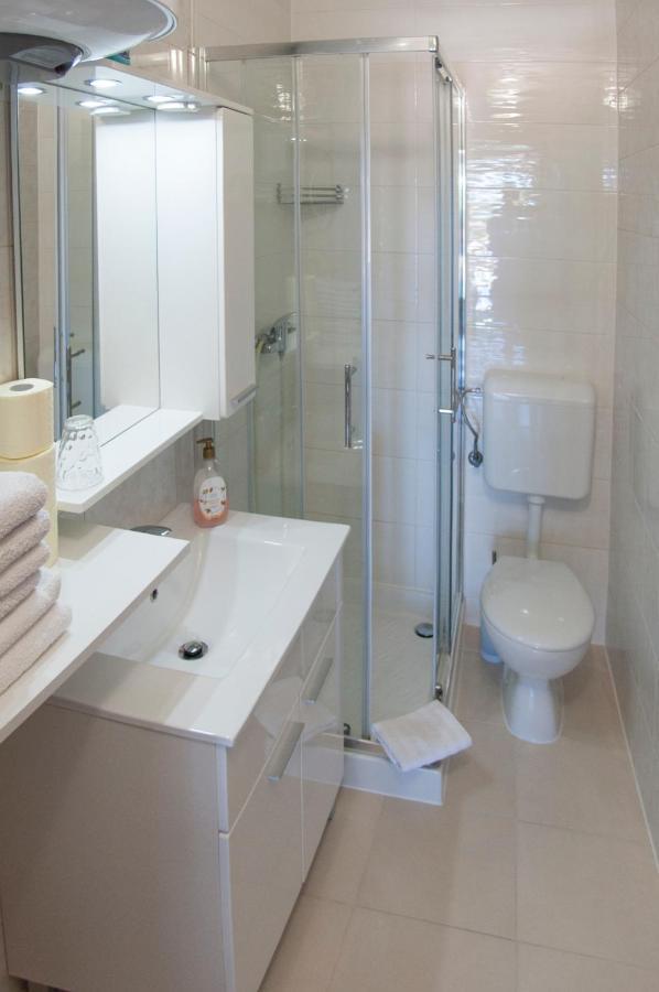 Apartments Somi Пореч Экстерьер фото