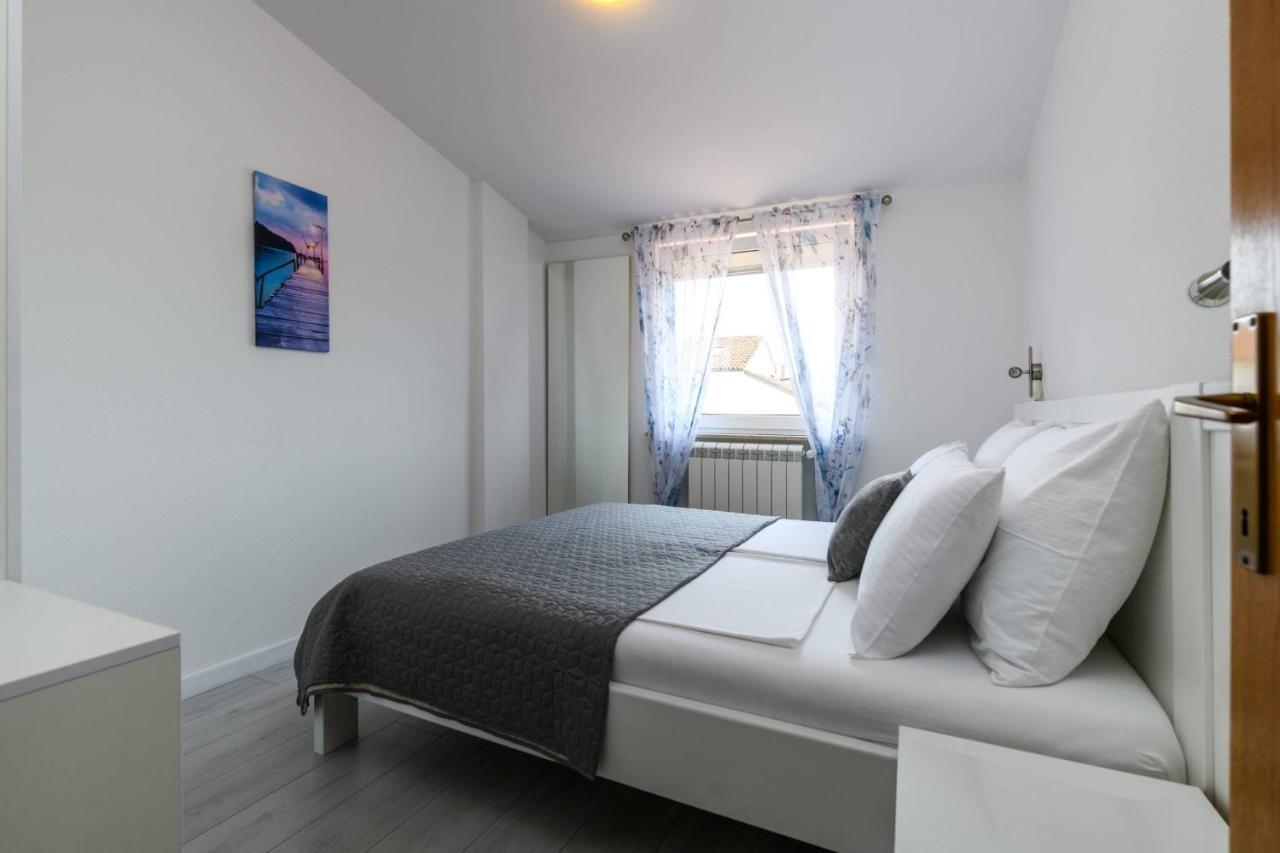 Apartments Somi Пореч Экстерьер фото