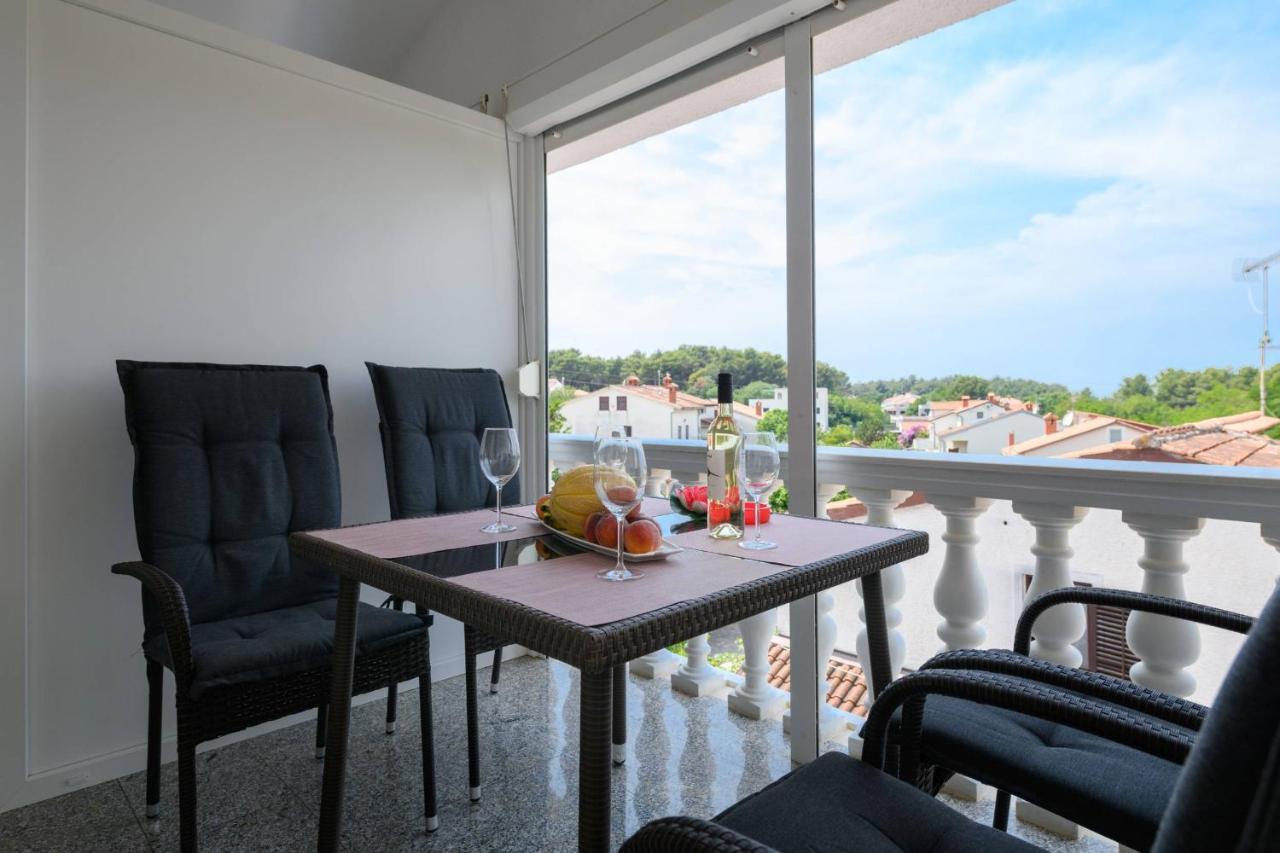 Apartments Somi Пореч Экстерьер фото