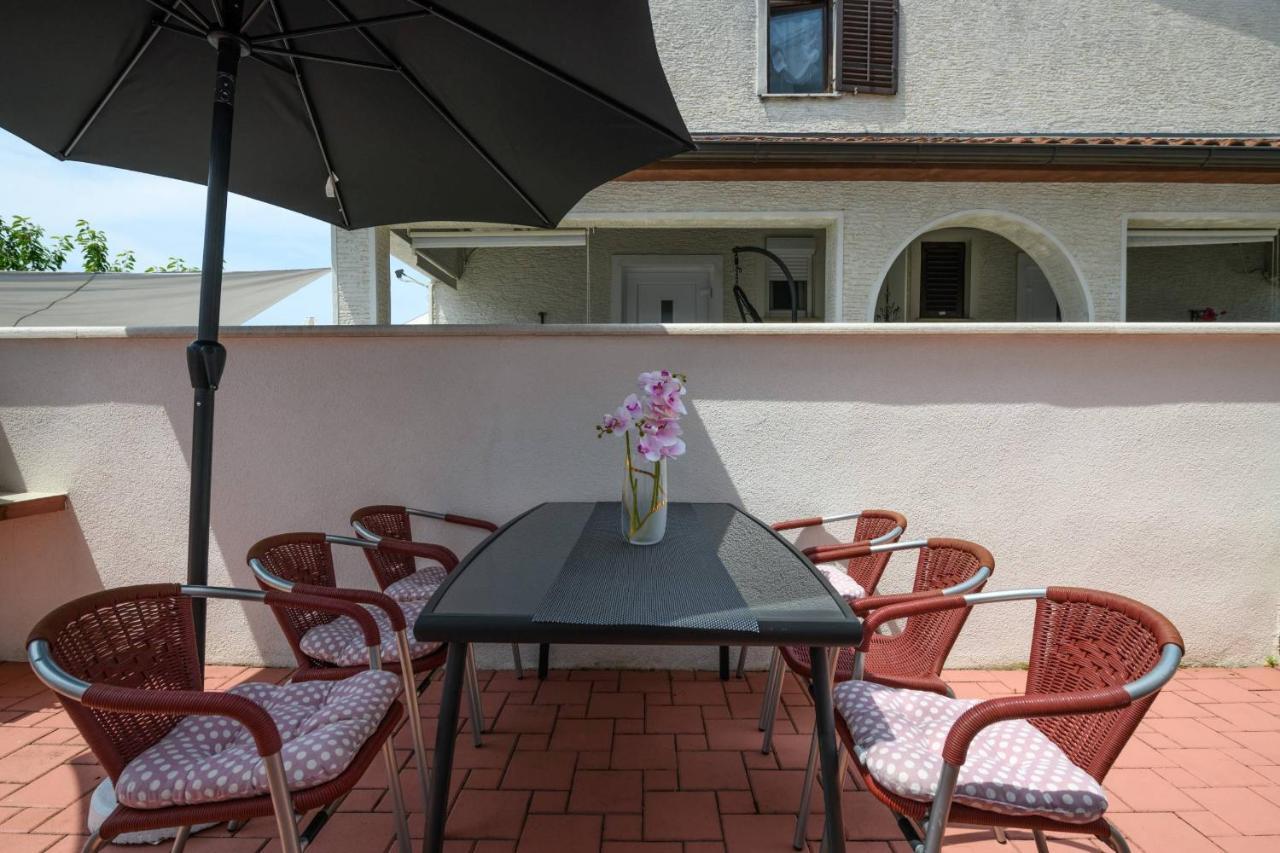 Apartments Somi Пореч Экстерьер фото