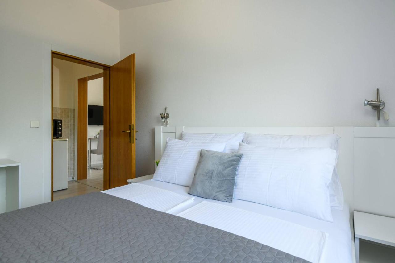 Apartments Somi Пореч Экстерьер фото